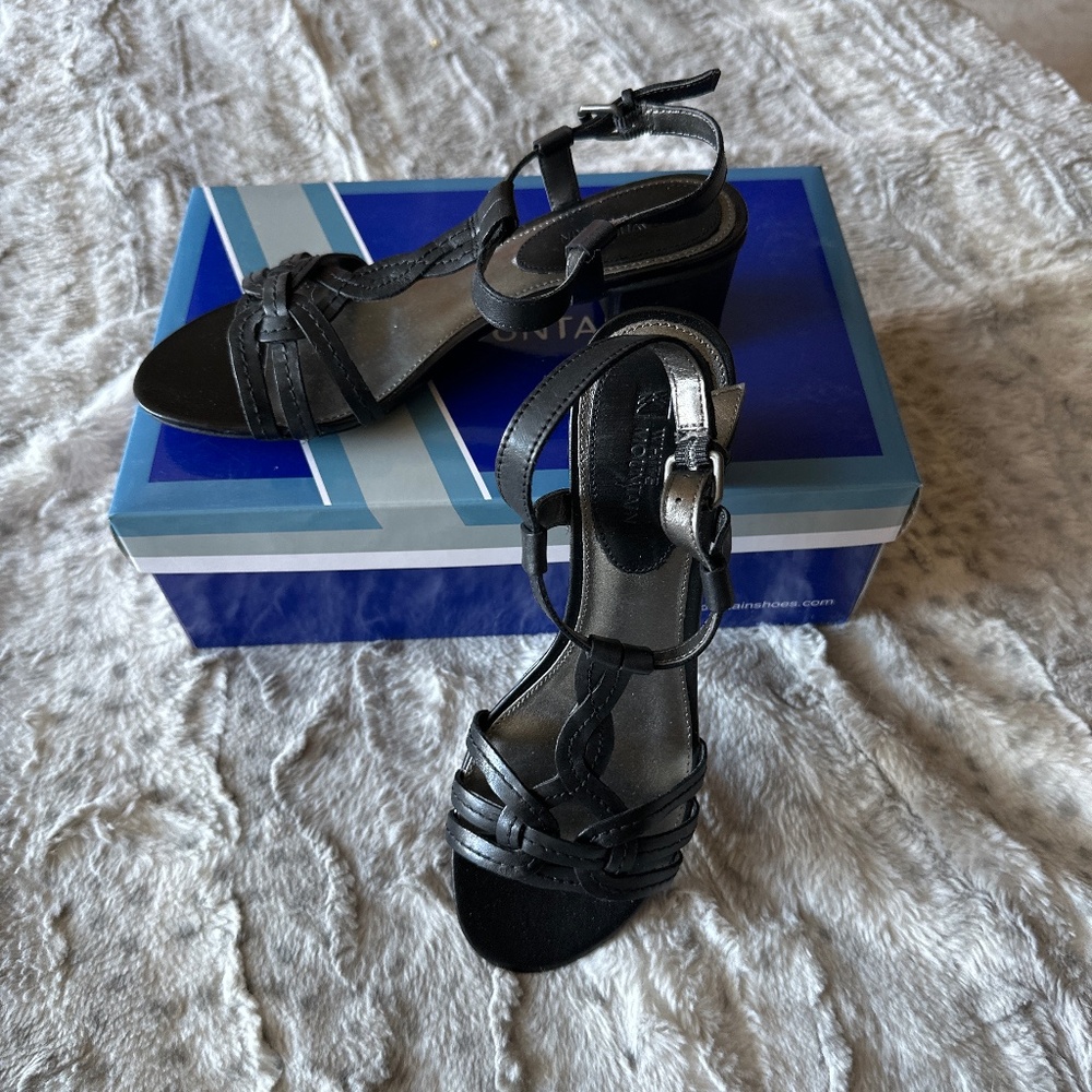 White Mointain sandals size  6-1/2, never worn
